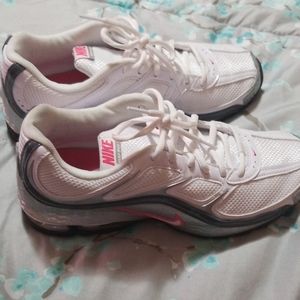 Womens shoes size 9